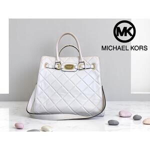 Michael Kors Hamilton Large Quilted Tote – Cream with Gold Hardware